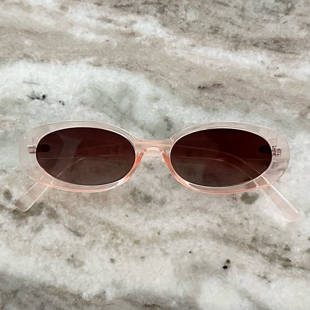 Pink Clear Oval Retro Style Sunglasses- Beach Vacation Vintage Inspired - Picture 2 of 16